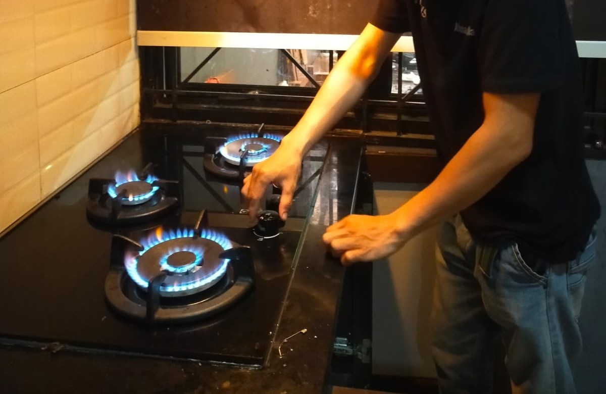 Kompor listrik induksi Ariston